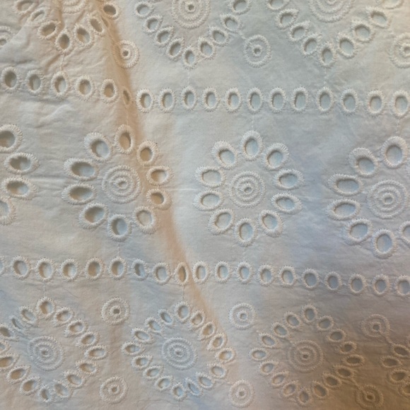 Vineyard Vines White Eyelet Sleeveless Top - Picture 2 of 5